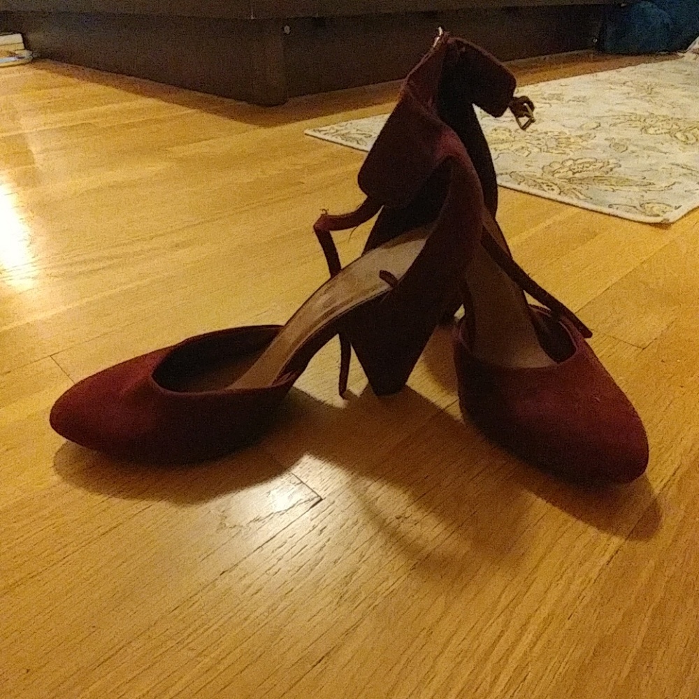 Old Navy dark red pumps